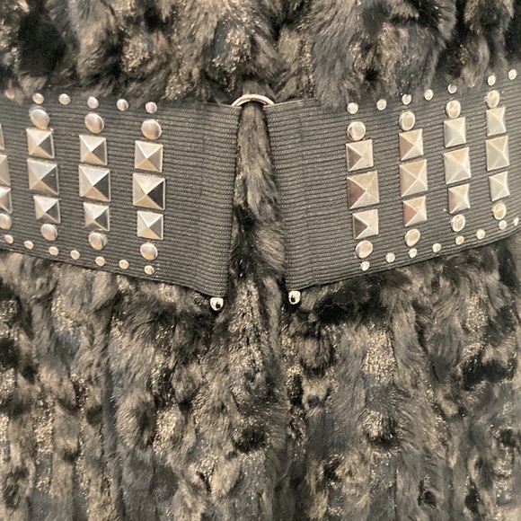 Gianni Bini Black Faux Fur Vest with Silver Stud Waistband Size Medium - Picture 5 of 6